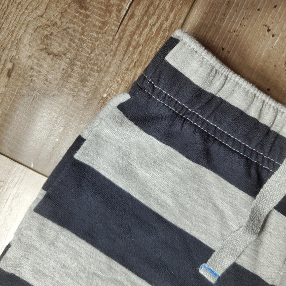 Wonderkids Charcoal and Light Gray Striped Casual Toddler Boy Shorts Size 3T - Picture 6 of 8